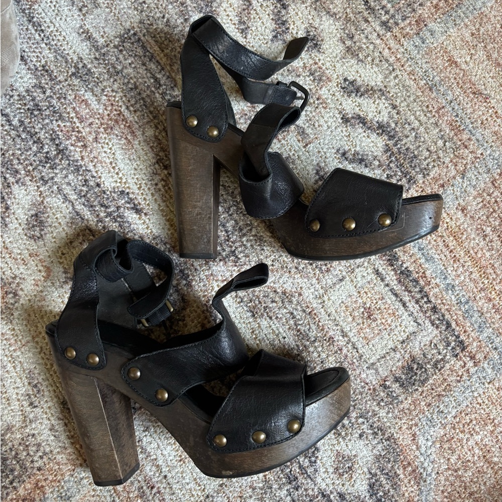 Stuart Weitzman Black Leather Platform Sandals
